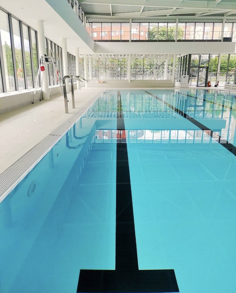 Une habitante du 20e s’apprête à tester toutes les piscines de Paris