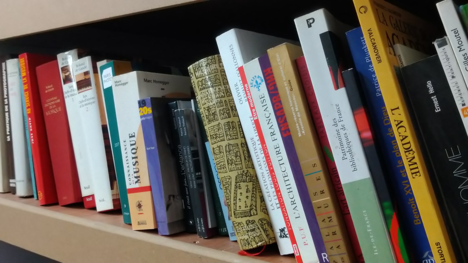 Librairie Label-Emmaüs à Ménilmontant : des livres d’occasion à 2 €