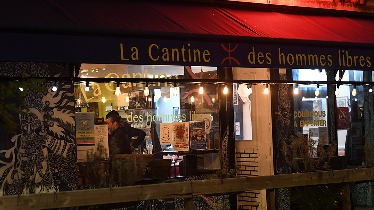 La petite histoire du chanteur Idir et des cafés kabyles du 20e arrondissement