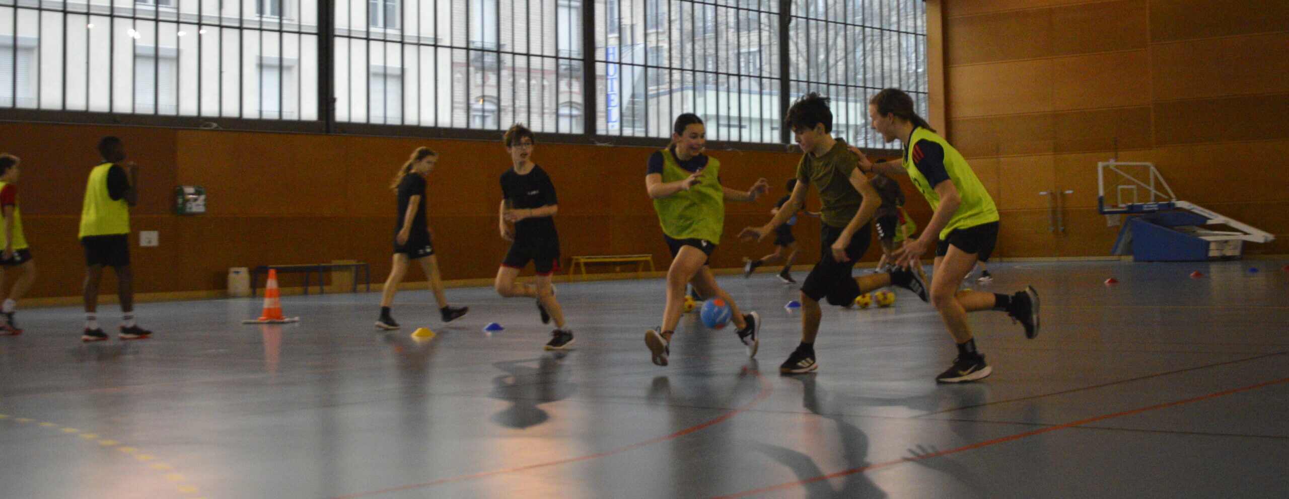 Belleville : la section handball du collège Jean Baptiste Clément, une réussite scolaire et sportive