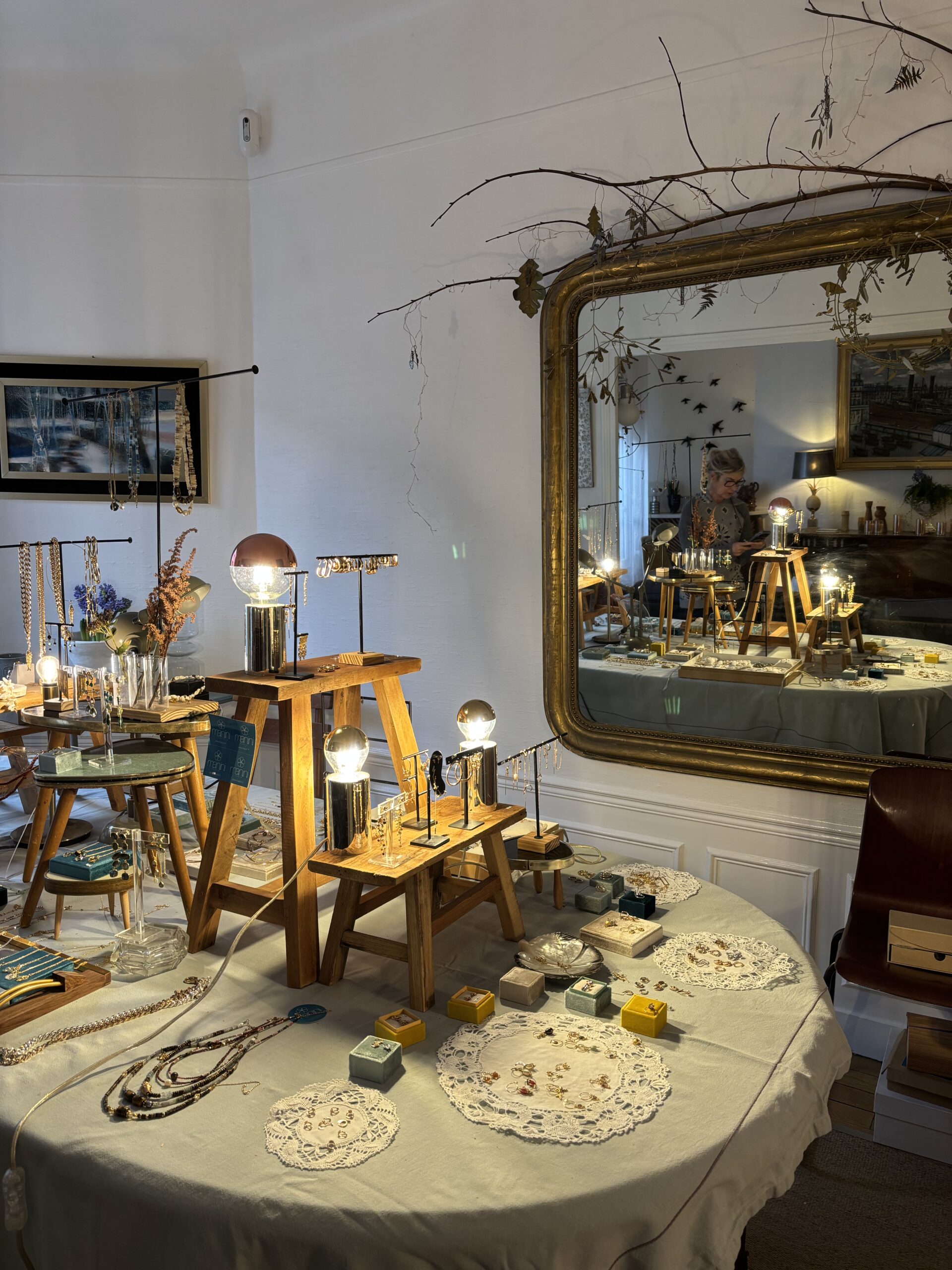 Dans la maison-boutique-atelier de Virginie François dit Sorton, créatrice de la marque Manini Bijoux