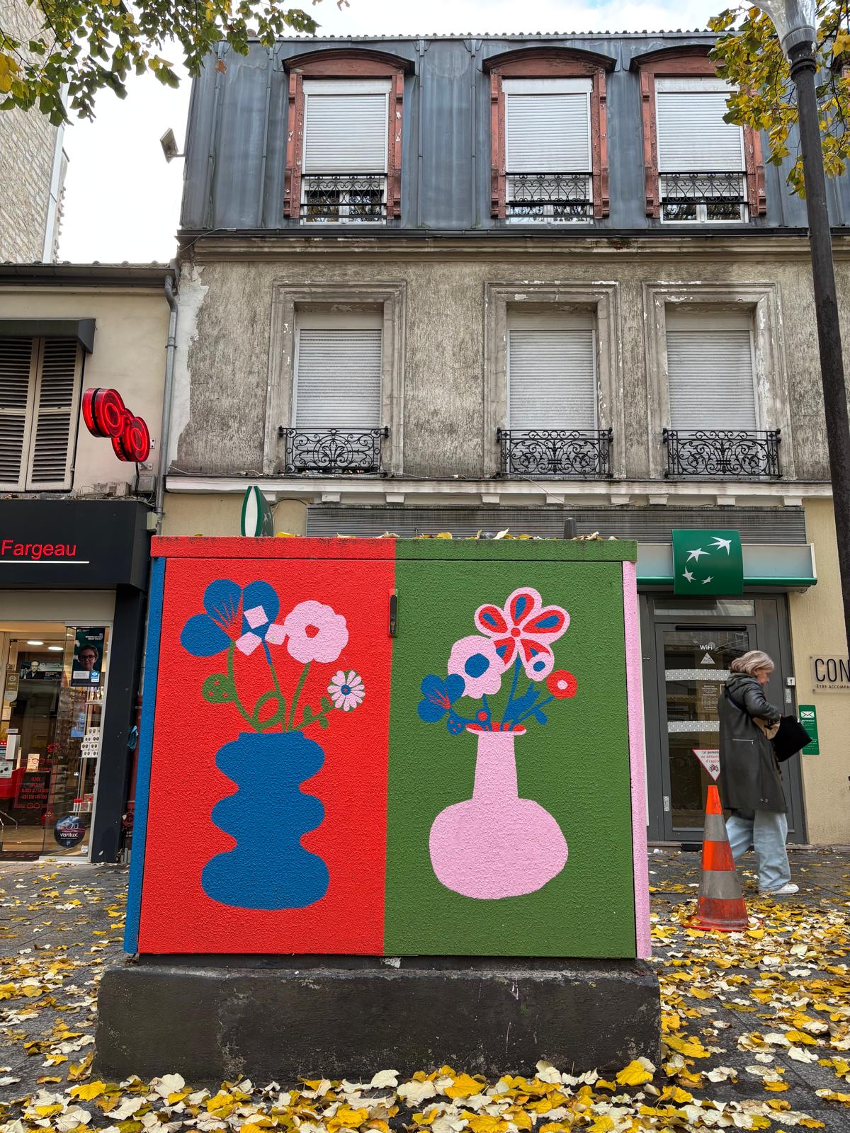 Insolite : dans les rues du 20e arrondissement de Paris, des armoires électriques transformées en oeuvres d’art