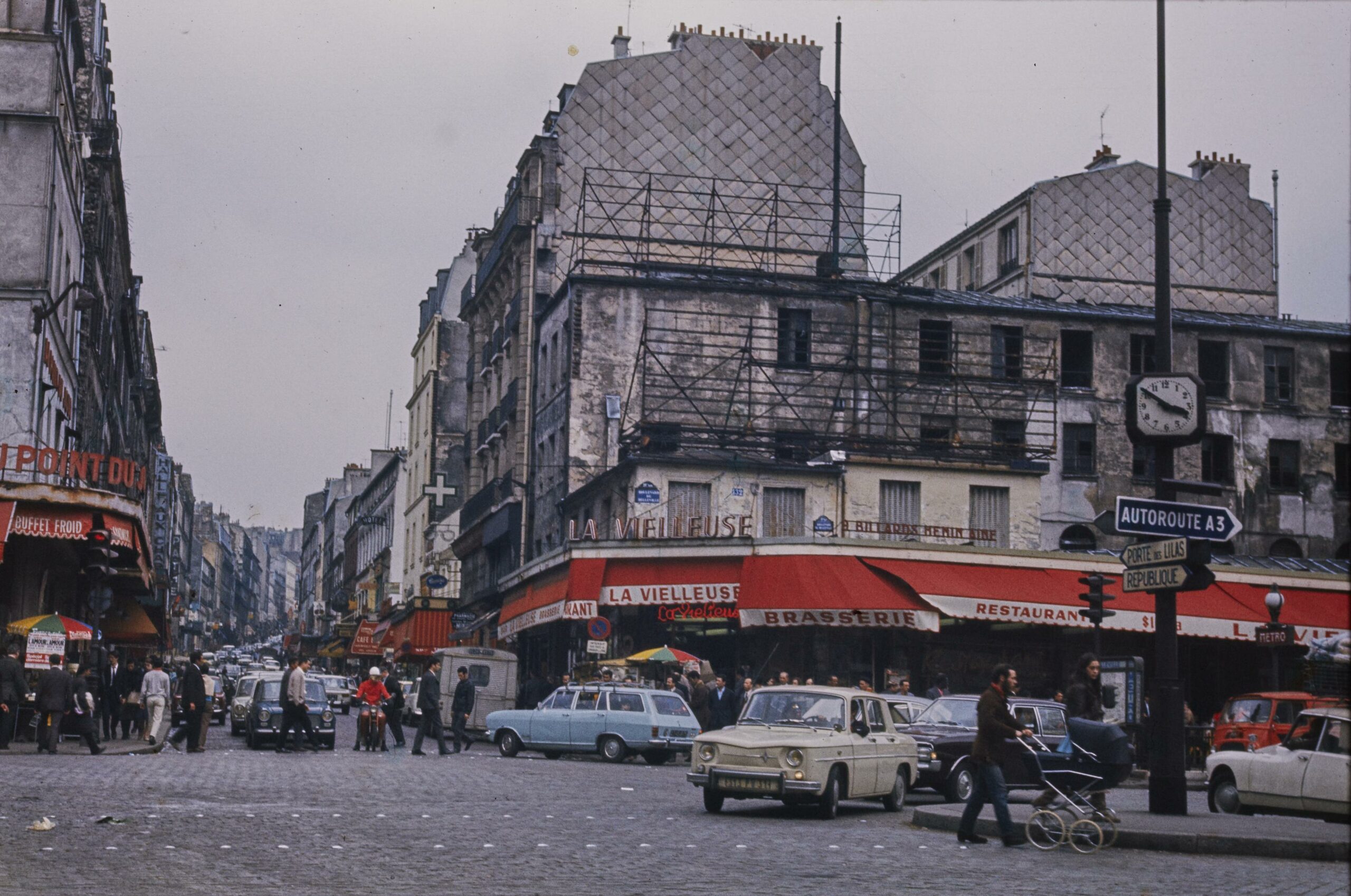 À quoi ressemblait le 20e arrondissement dans les années 70 ? Réponse avec la rue de Belleville