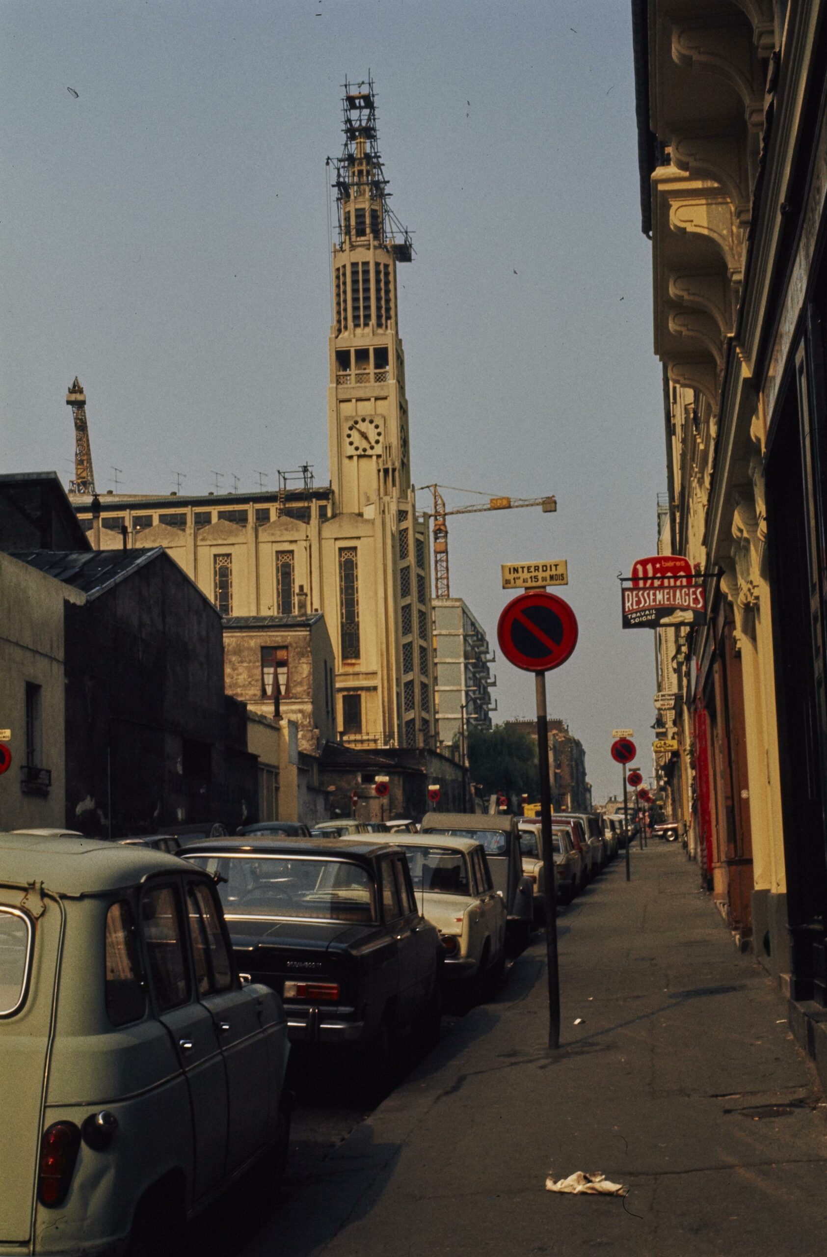 À quoi ressemblait le 20e arrondissement dans les années 70 ? Réponse avec l&rsquo;Église Saint-Jean Bosco