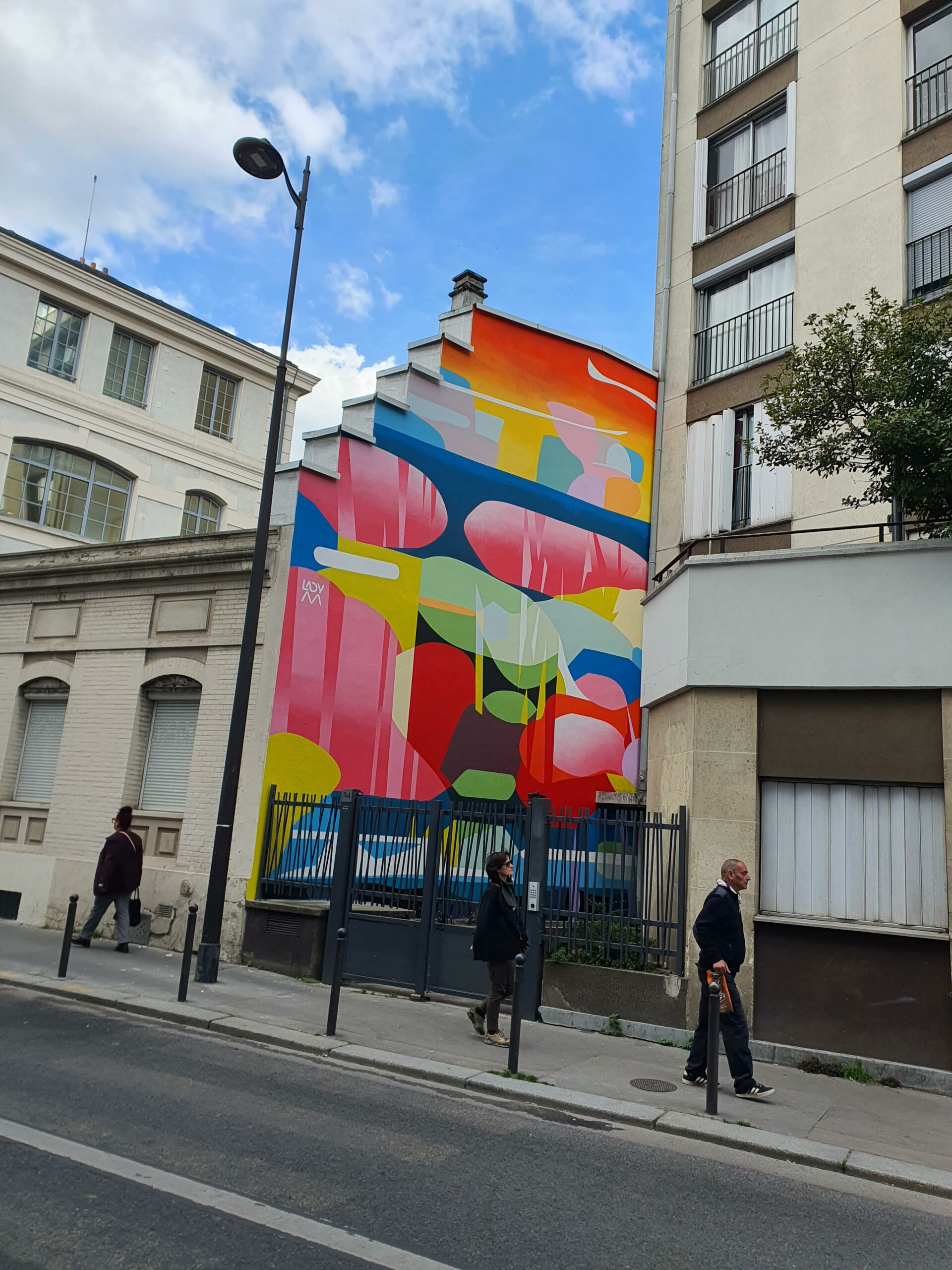 Street-art : une fresque acidulée signée Lady M inaugurée rue Pelleport