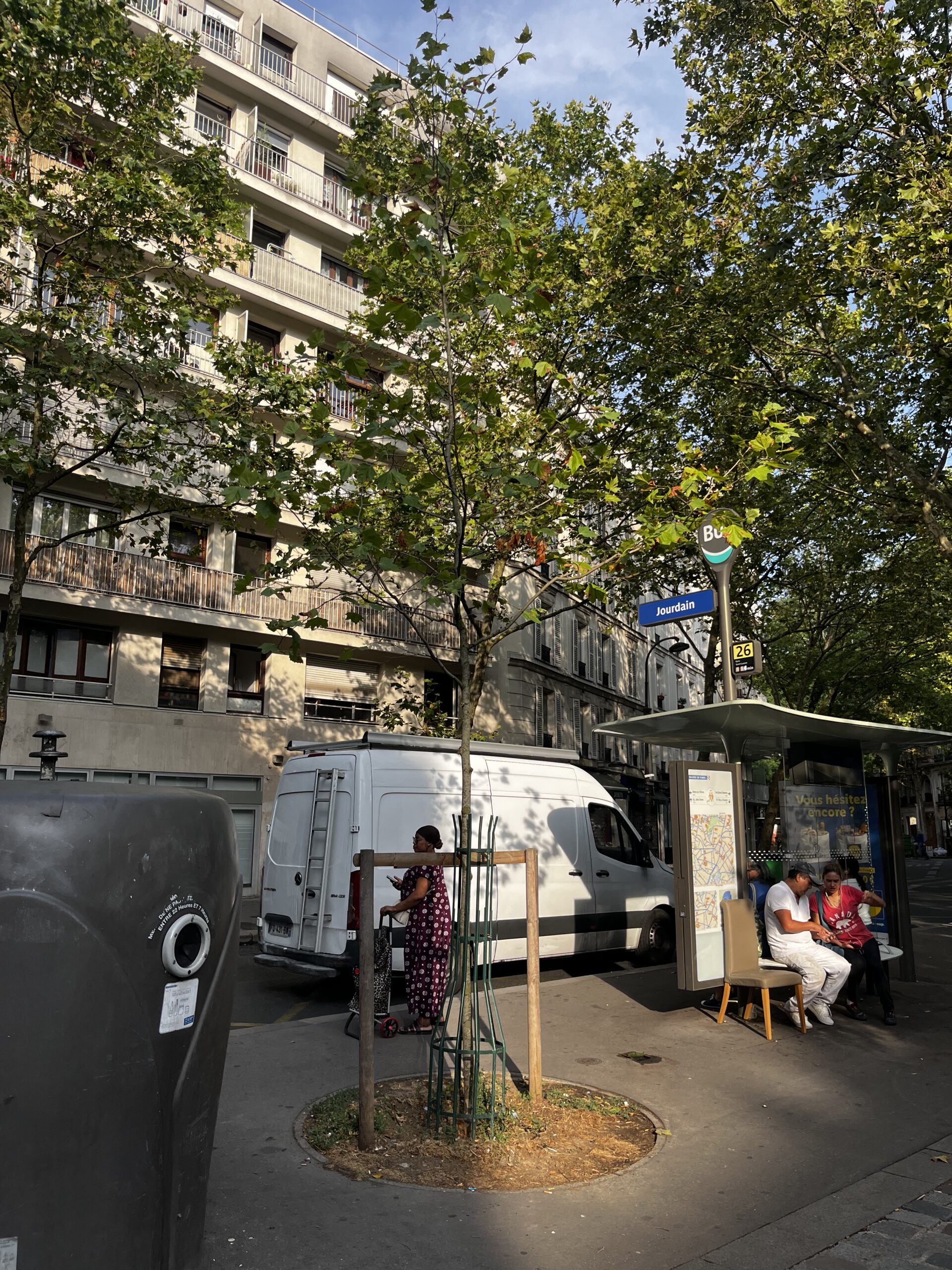 Sécheresse : un appel à prendre soin de nos arbustes dans le 20e arrondissement de Paris