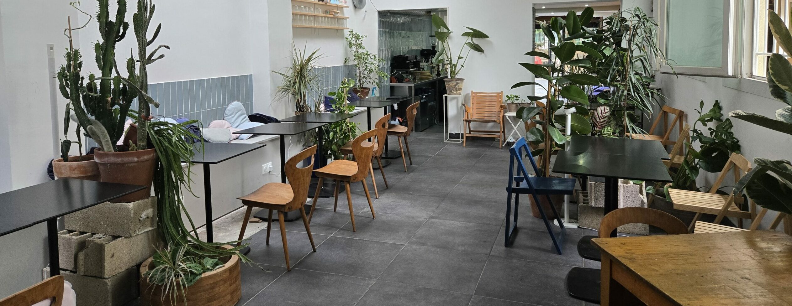 DAC Café : le nouveau coffee-shop culturel qui fait rimer expo et espresso (à deux pas de Nation)